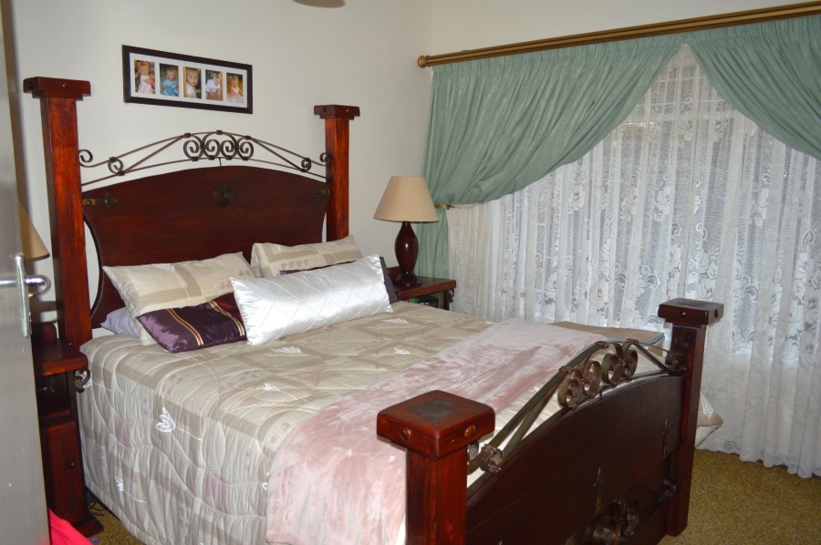 4 Bedroom Property for Sale in Wilkeville North West
